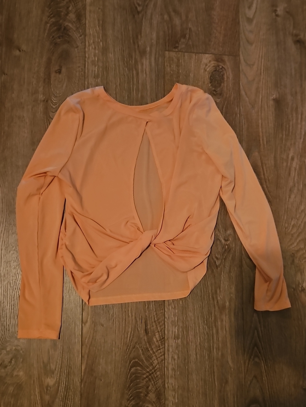 Women’s Long-Sleeve Workout Open Twist Back Top in Peach